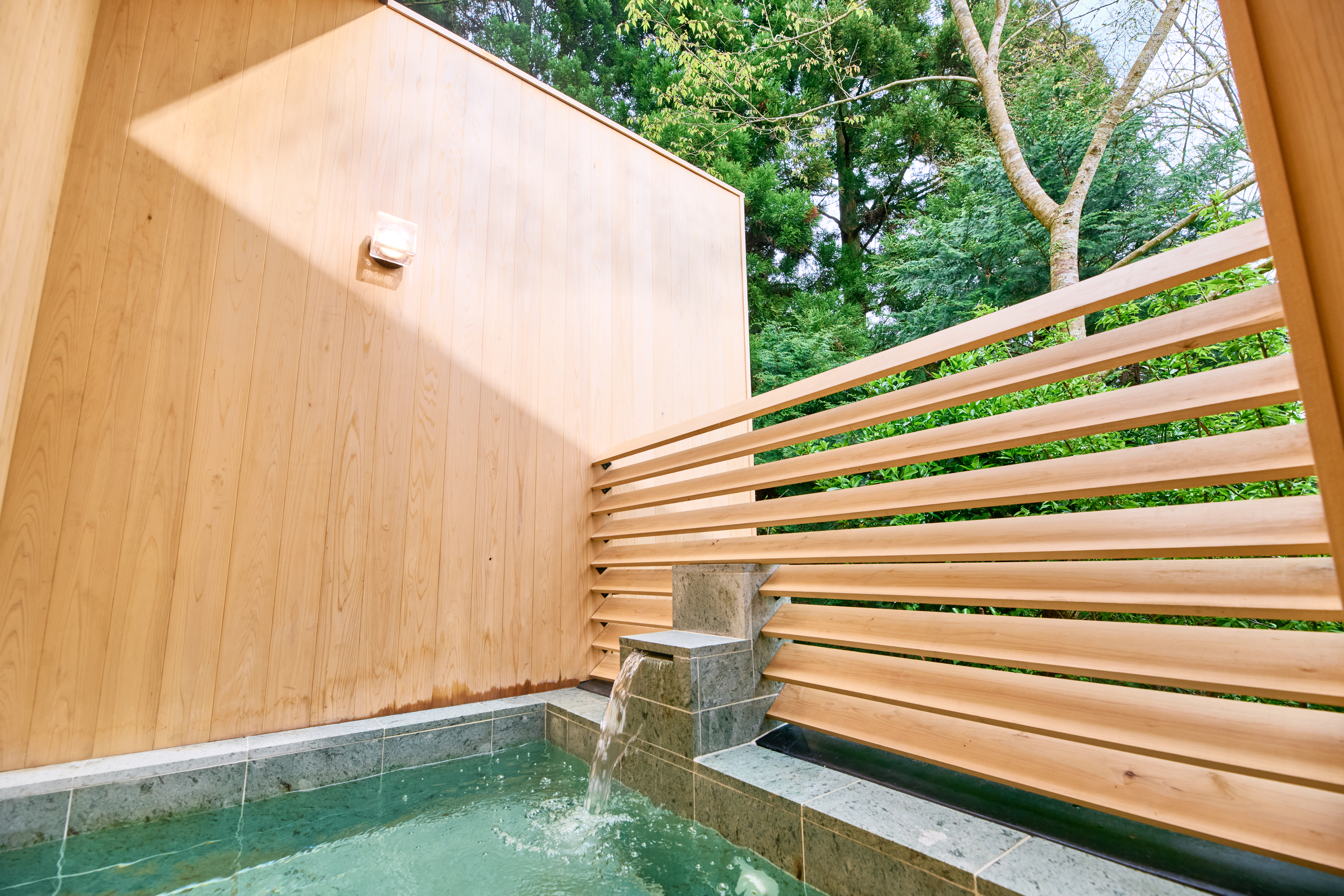 露天風呂（木囲い）2