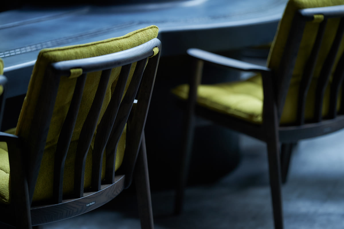 竈テーブル・椅子