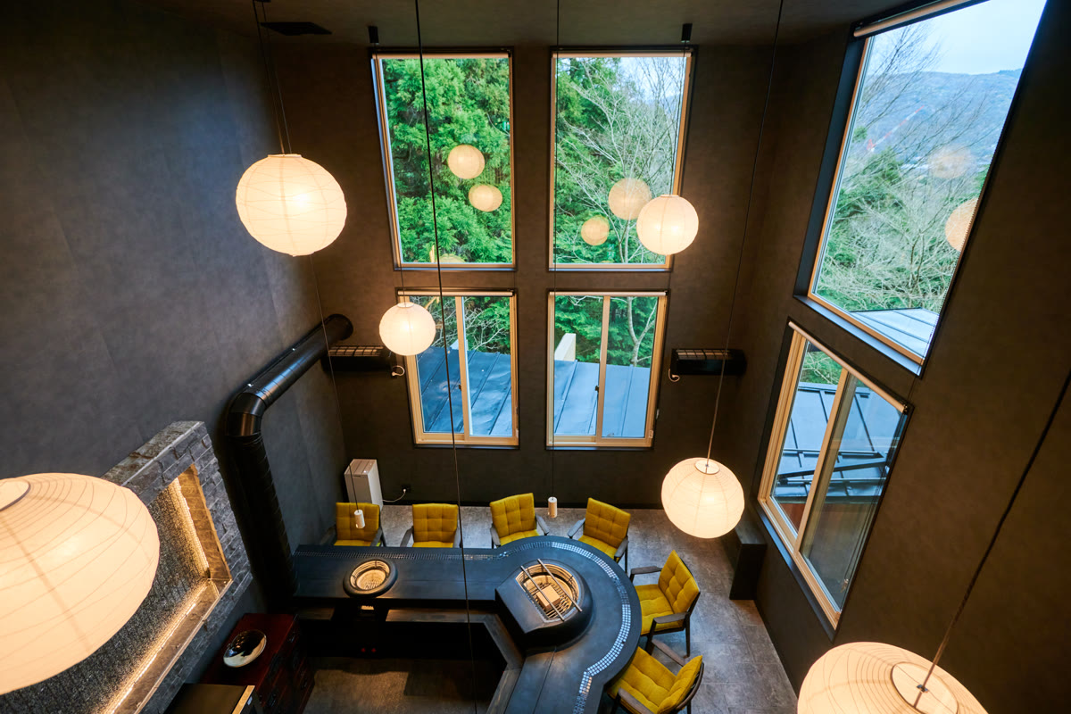 竈レストラン入口